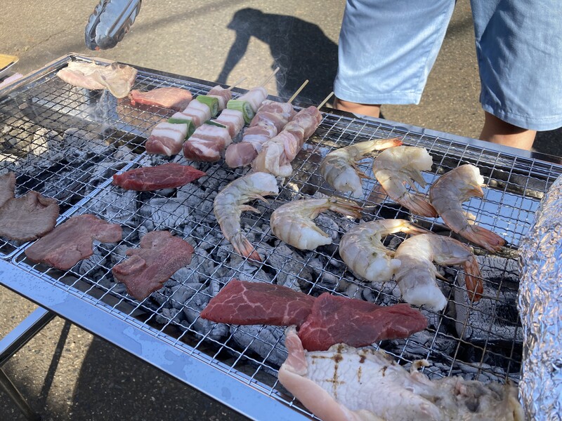 会社の駐車場でBBQ